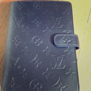 Louis Vuitton Mat Agenda